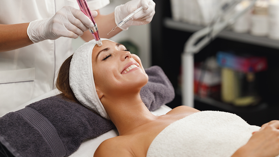 Best Facial Treatments for Sun-Damaged Skin 8 microneedling
