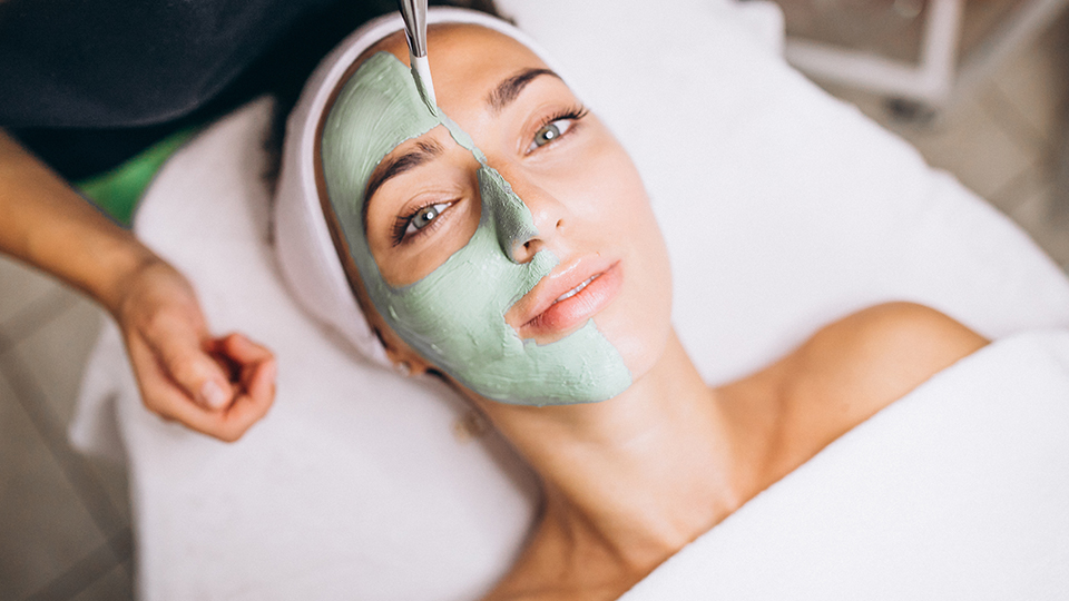 Organic and Vegan Facial Peels for Sensitive Skin: Benefits, Safety and Aftercare 2 organic-facial-treatment