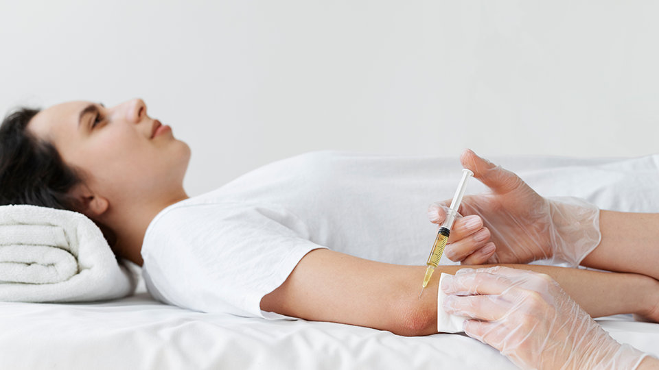 What Are the Benefits of NAD+ IV Therapy and NAD+ Injections? 3 iv injection